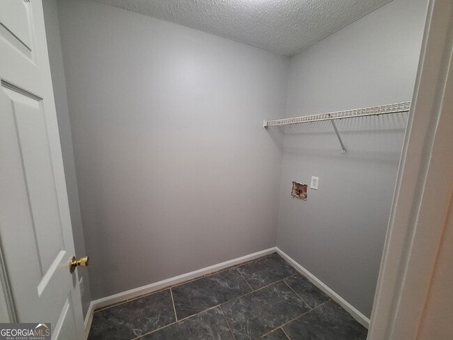 Building Photo - 5633 Rutland Dr SW