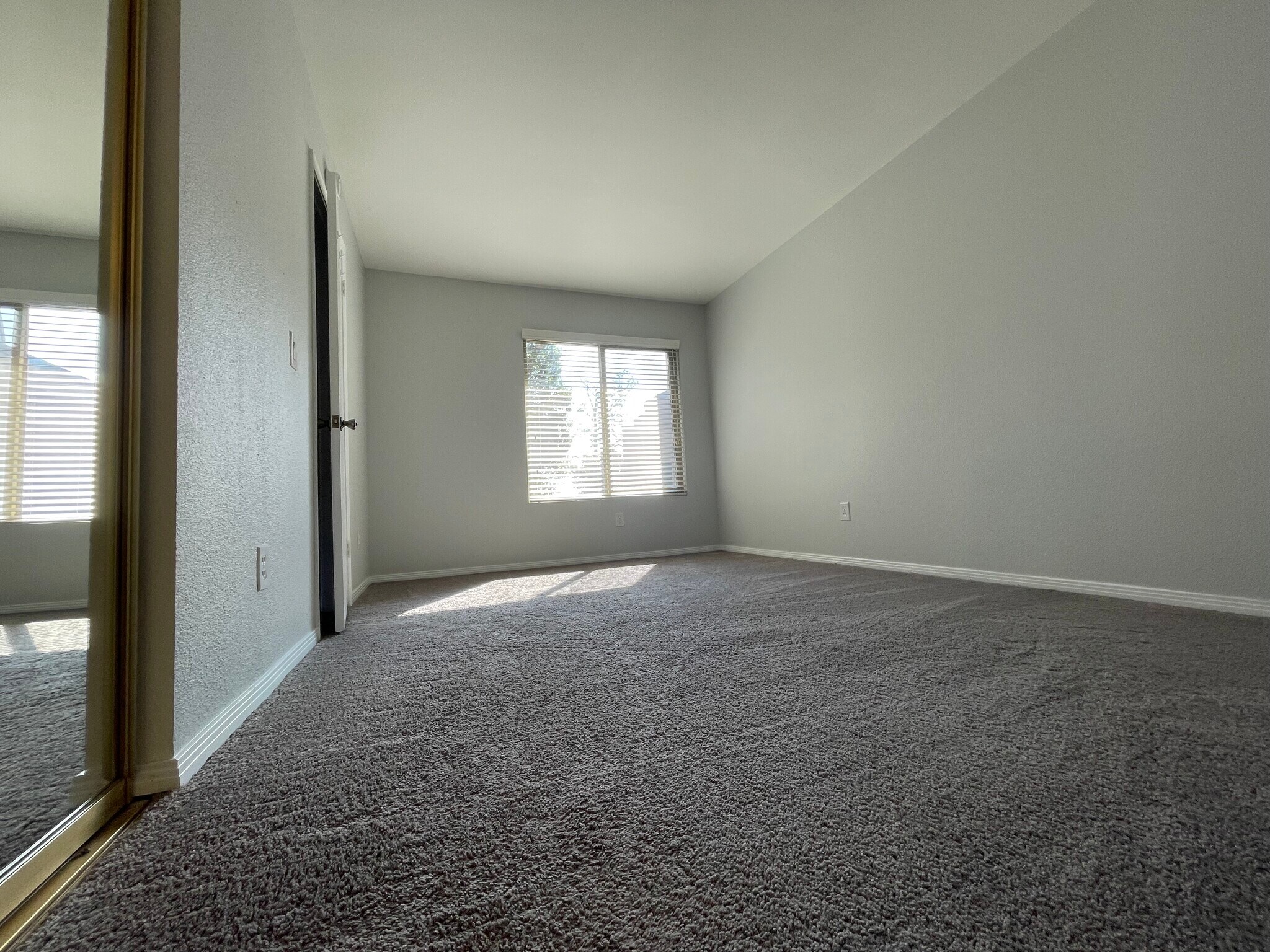 Building Photo - 6510 College Grove Dr