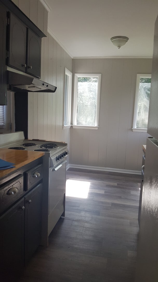 Building Photo - C - Williams Place