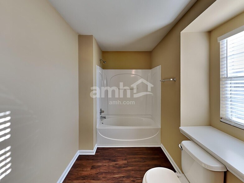 Building Photo - 3939 Cutler Donahoe Way