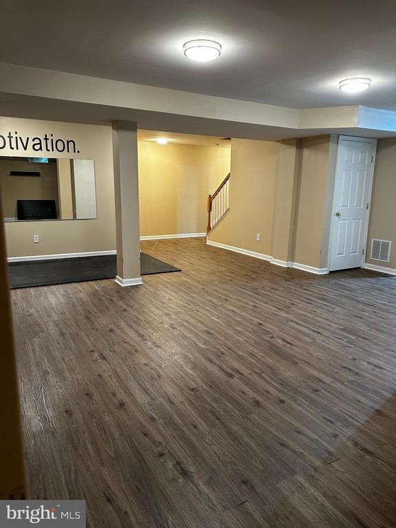 Building Photo - 6909 Yeoman Ct