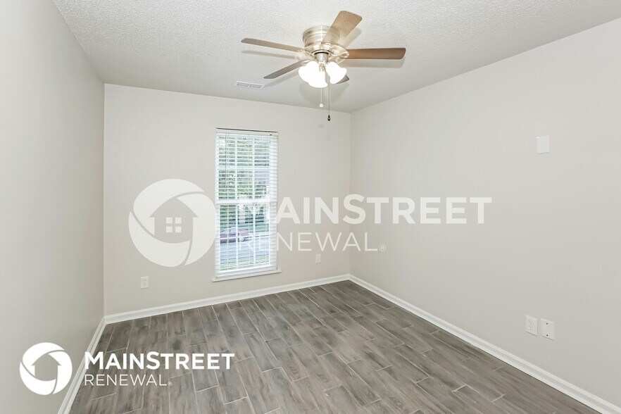 Building Photo - 3330 Crescent Knoll Dr