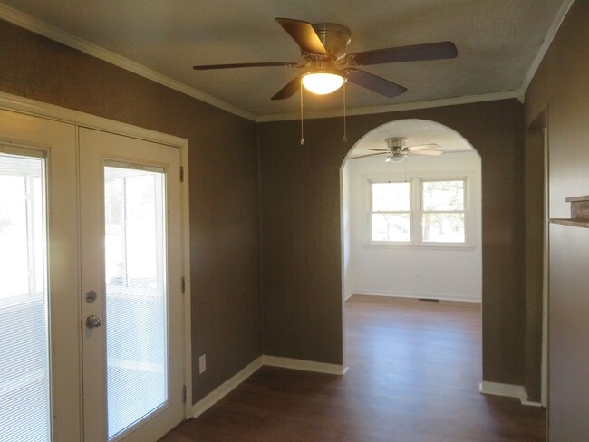 Building Photo - Dinwiddie County