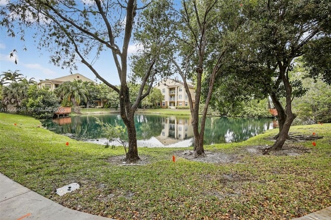 Building Photo - 9999 Summerbreeze Dr