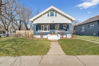 Building Photo - 902 27th St