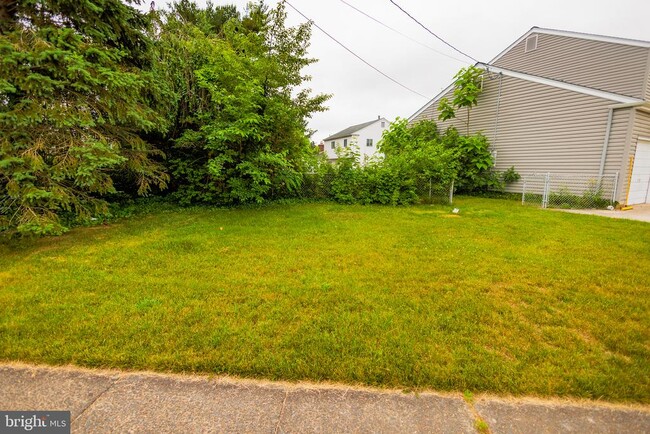 Building Photo - 300 MacClelland Ave