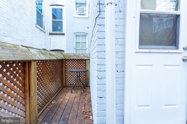 Building Photo - 1211 33rd St NW