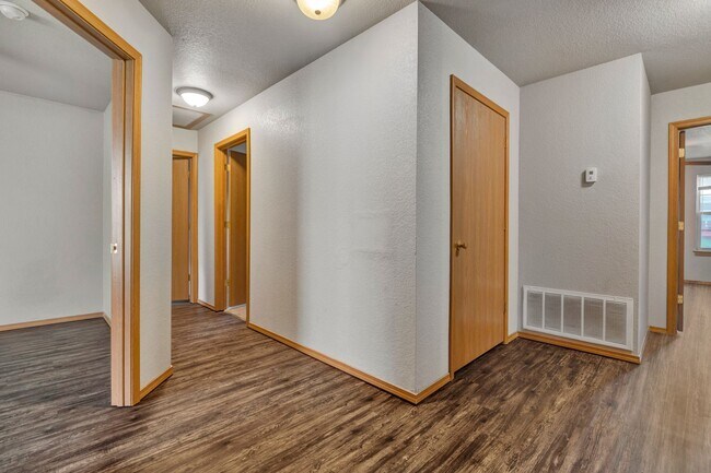 Building Photo - 2939 W Scottswood Pl