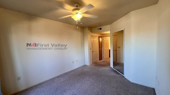 Building Photo - 2 Bedroom- 2 Bathroom Upstairs