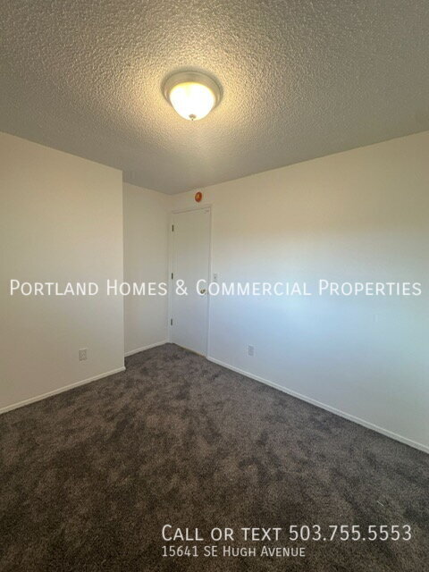 Building Photo - 15641 SE Hugh Ave