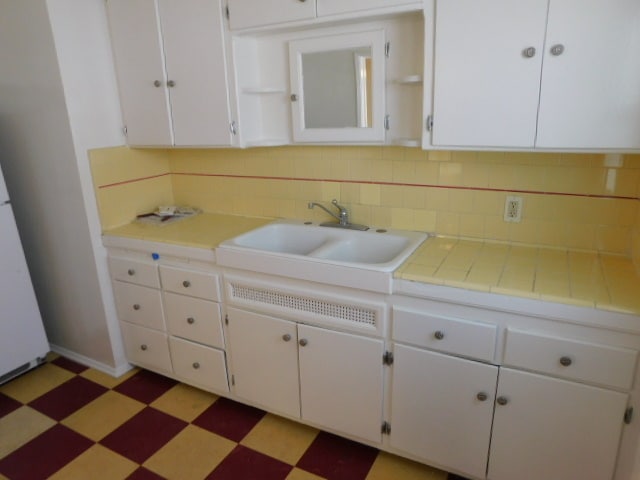 Kitchen - 607 Hauser Blvd