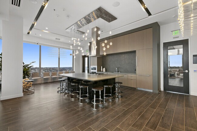 Building Photo - Nexus Condominium - 1 bedroom + den