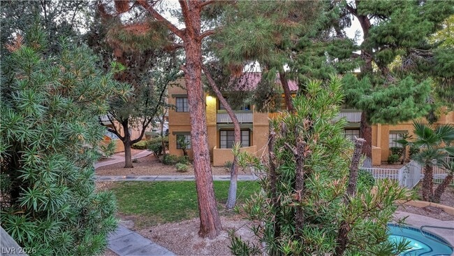 Building Photo - 5130 S Jones Blvd