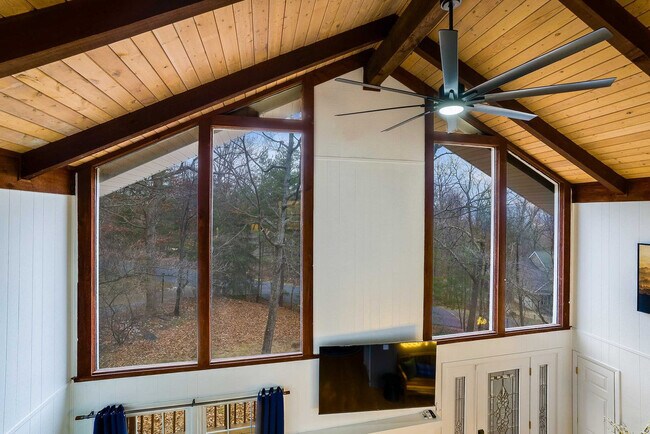 Building Photo - 2964 Hopkins Dr