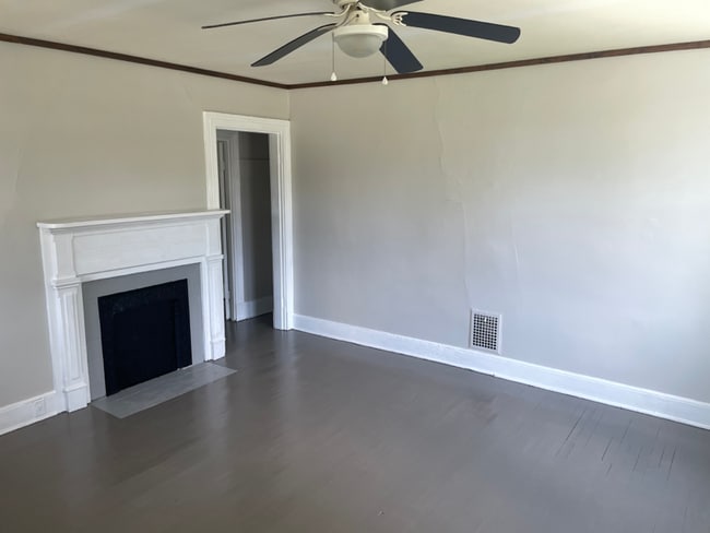 Building Photo - 237 University Ave