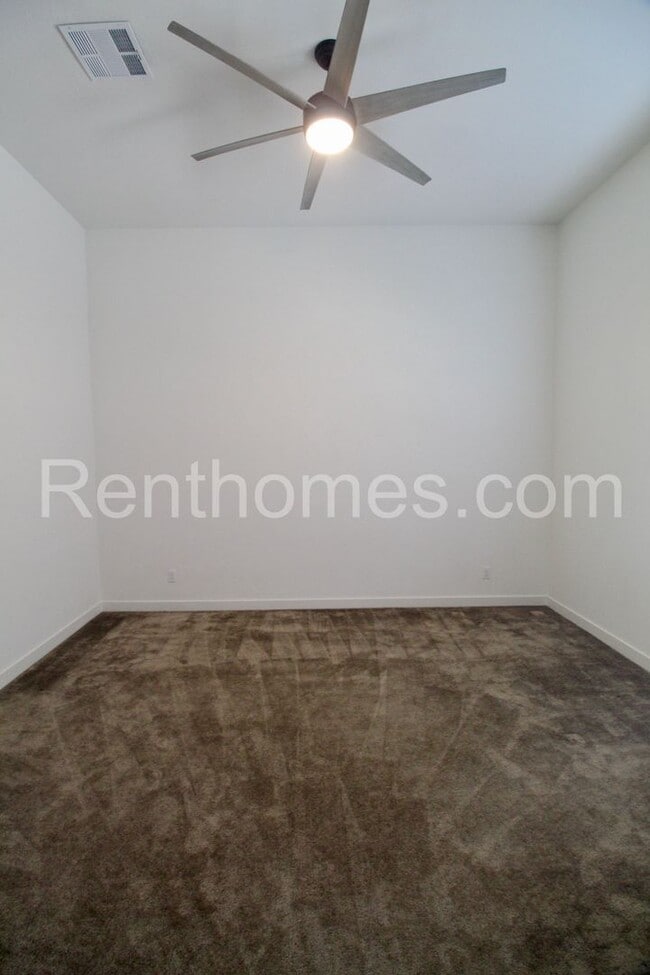 Building Photo - 1716 Discovery Falls Dr