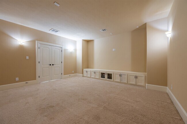 Building Photo - 12955 Lake Parc Bend Drive