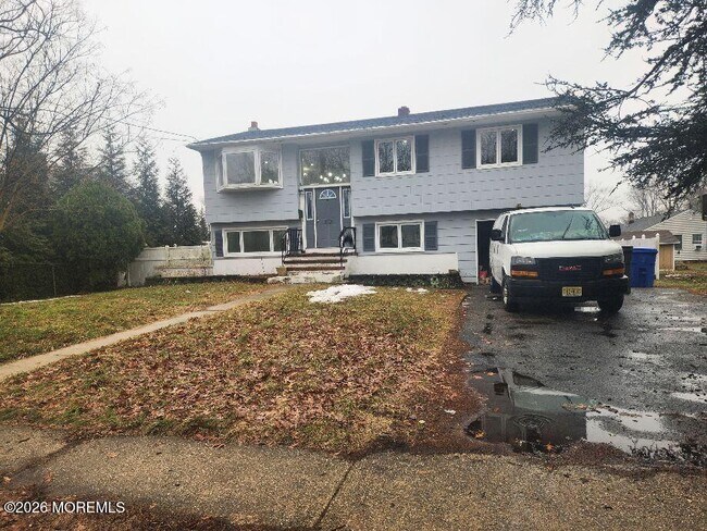 Building Photo - 883 Roundtree Dr