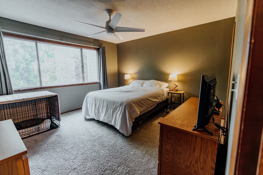 Building Photo - 2042 Louisiana Ave S