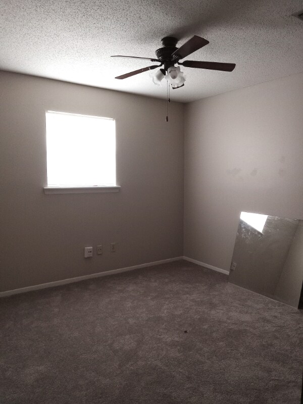 Building Photo - 912 Cottonwood St