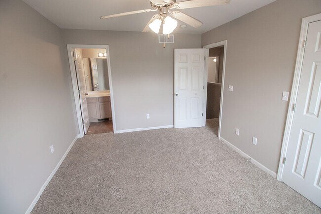 Building Photo - 4014 Snowy Owl Dr