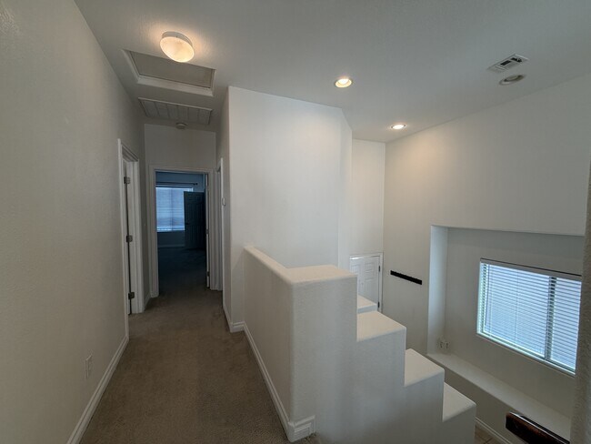 Building Photo - 4723 Killington St