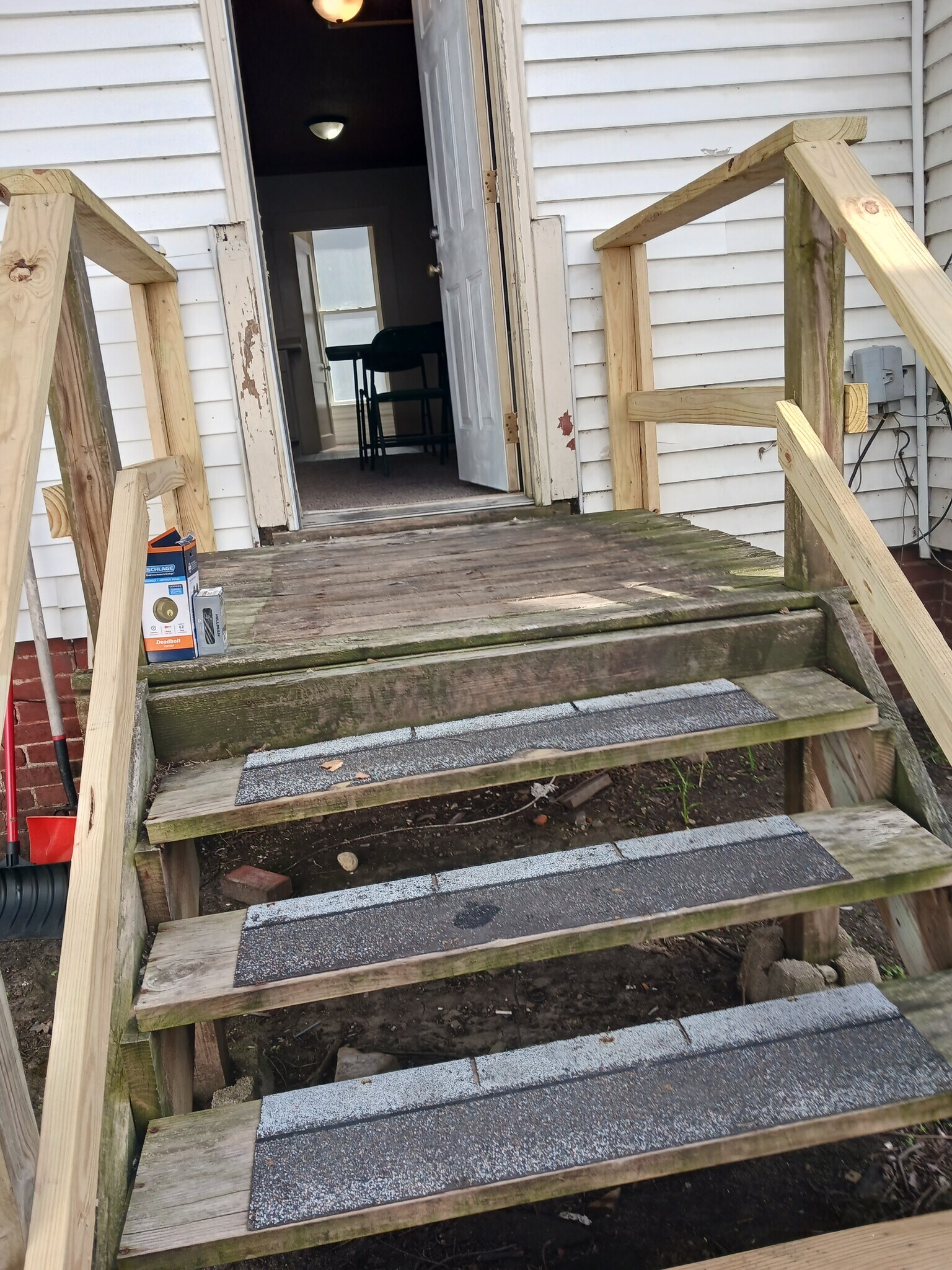 Building Photo - 812 W Main St