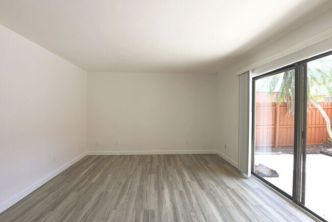 Building Photo - 1538 Park Meadows Dr