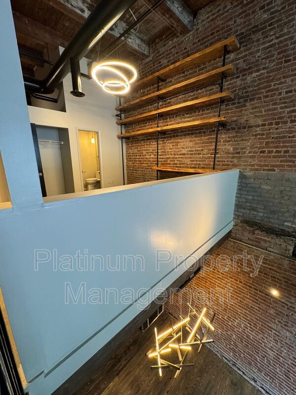 Building Photo - 326 Nelson St SW