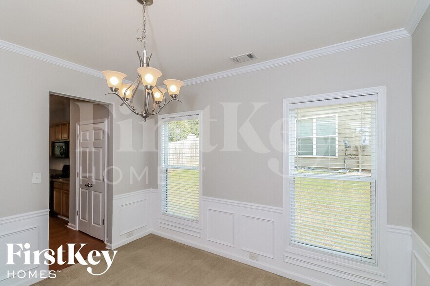 Building Photo - 1055 Westmoreland Ln NE