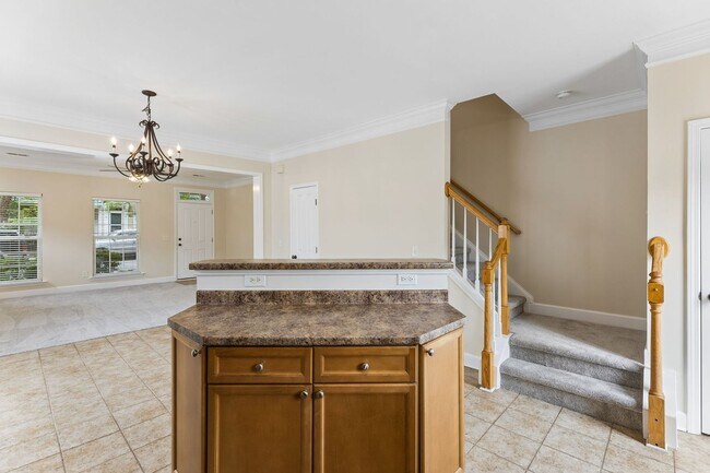 Building Photo - Beautifully maintained 3-bedroom, 2-bath townhome in Nashville’s highly desirable Lennox Village