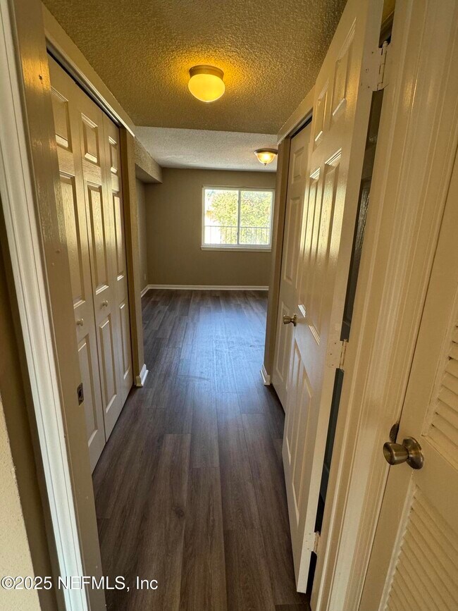 Building Photo - 6654 Bell Tower Ct