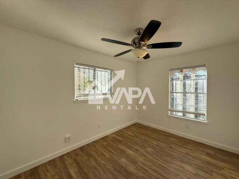 Building Photo - 9226 Nagel St