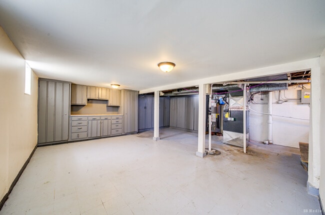 Building Photo - 136 Webb St