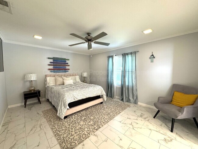 Building Photo - 4955 Southfork Ranch Dr