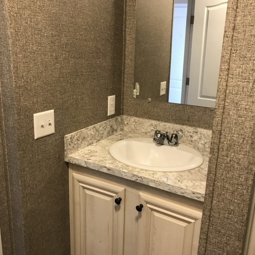 Building Photo - Newly remodeled 2 bed home, perfect for en...