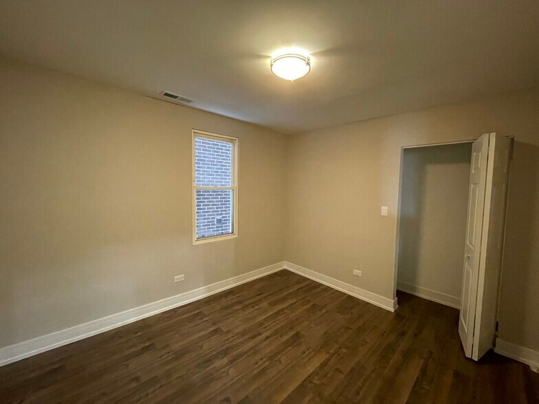 Building Photo - 4407 S Wallace St