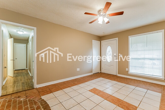 Building Photo - 205 Larado Dr