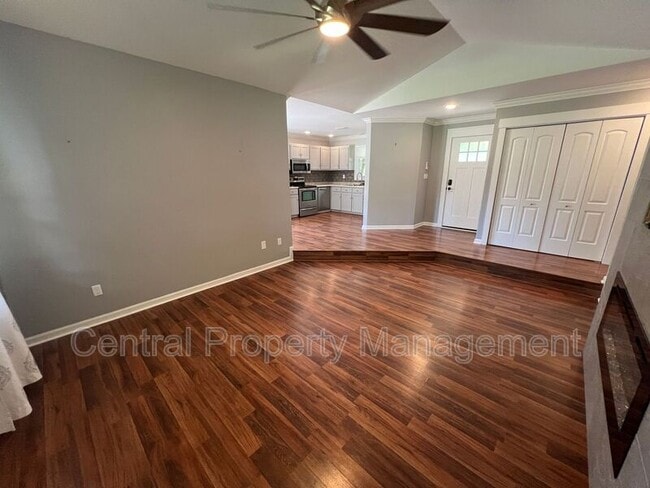 Building Photo - 203 Walker Way