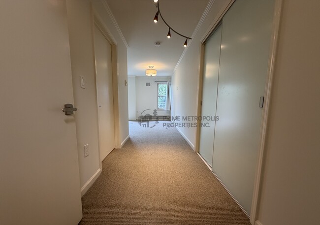 Building Photo - 600 Chestnut St