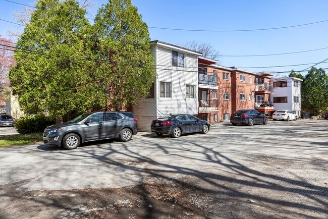 Building Photo - 96 Itasca St