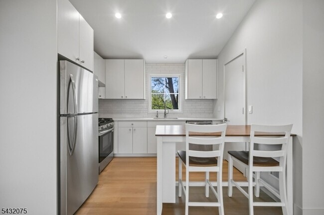 Building Photo - 75 Midland Ave