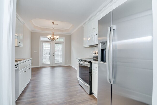 Building Photo - 3 Bedroom Townhouse in Evans