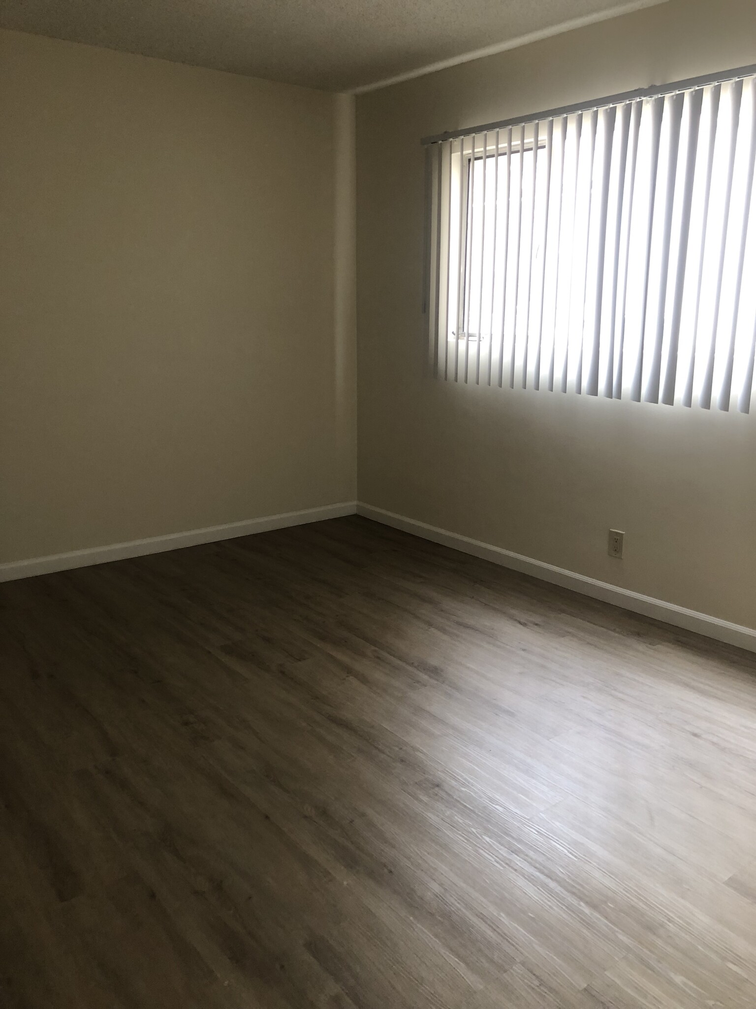 Building Photo - 514 Gramercy S Pl