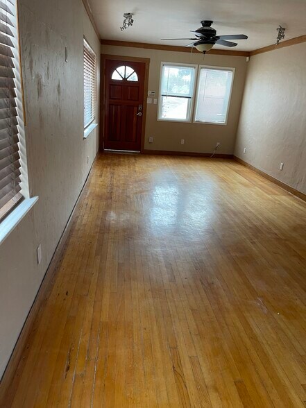 Primary Photo - 3727 1st Ave