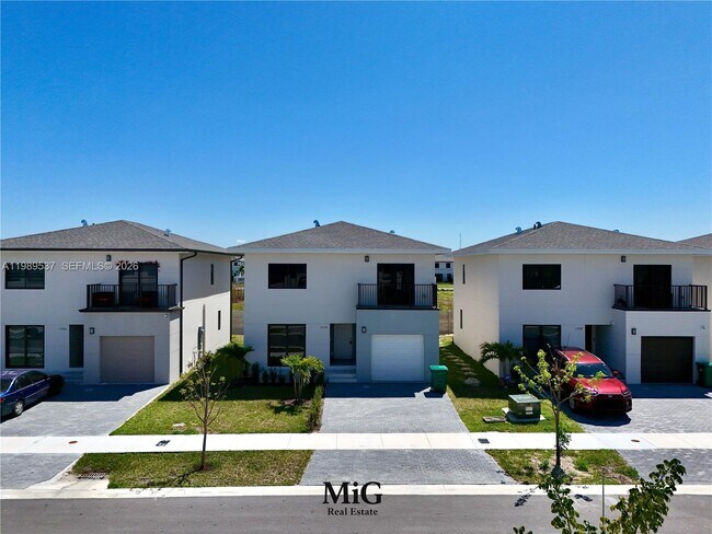 Building Photo - 1374 NW 1st St