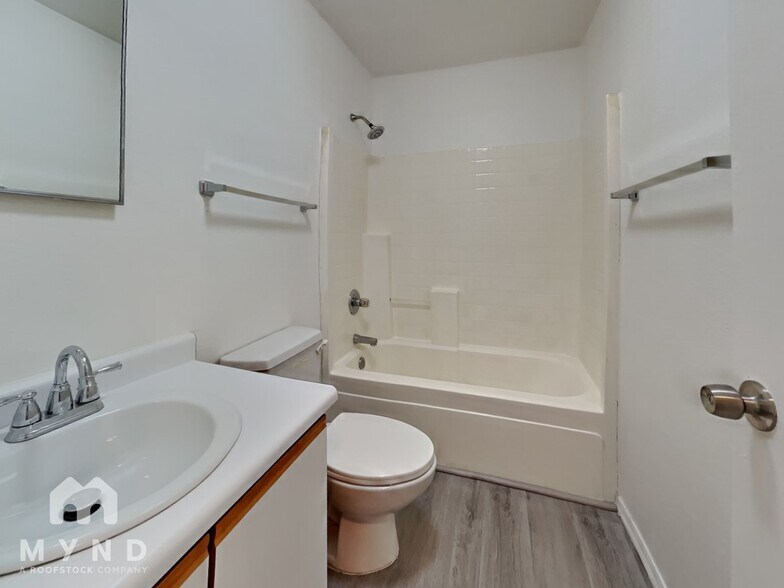 Building Photo - 11793 W Dahlia Dr