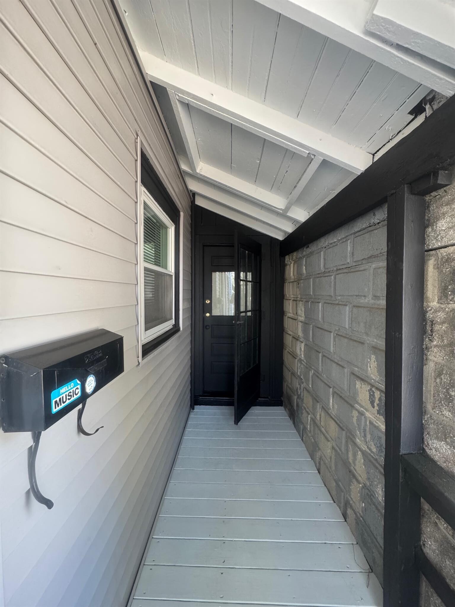 Building Photo - 516R Somerville Ave