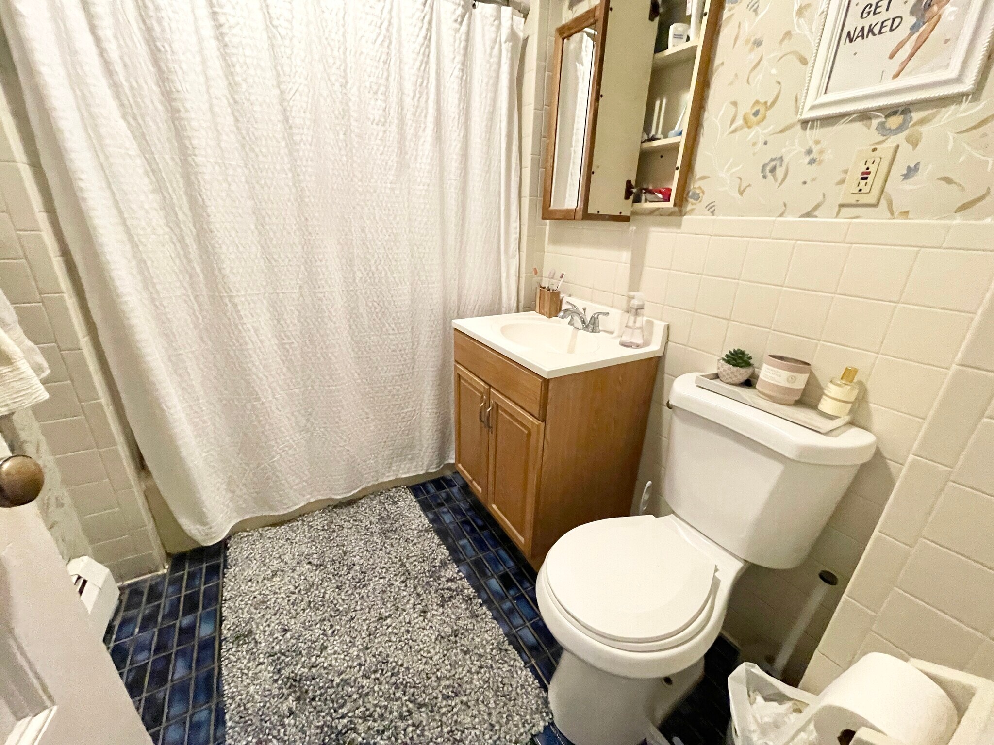 Building Photo - 10 Sachem St