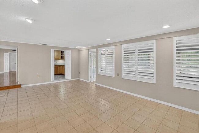 Building Photo - 3107 S Emerson St